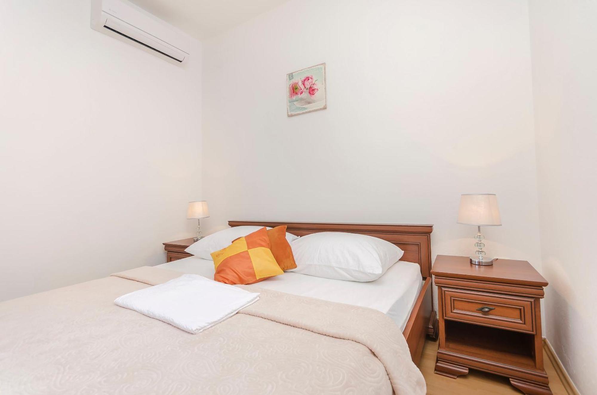 Apartment And Rooms Artina Vodice Exterior photo