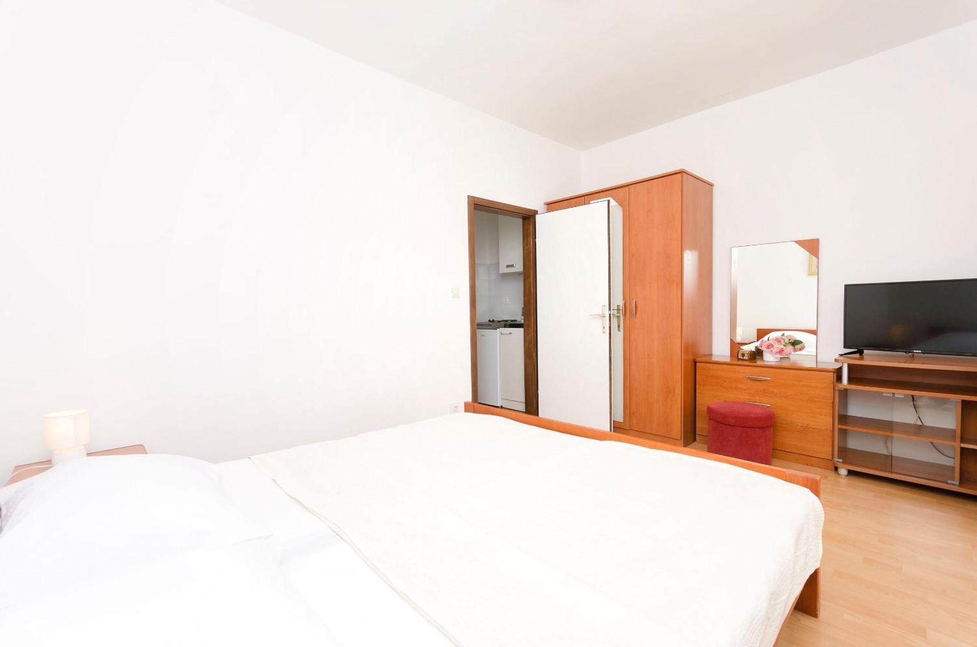 Apartment And Rooms Artina Vodice Exterior photo