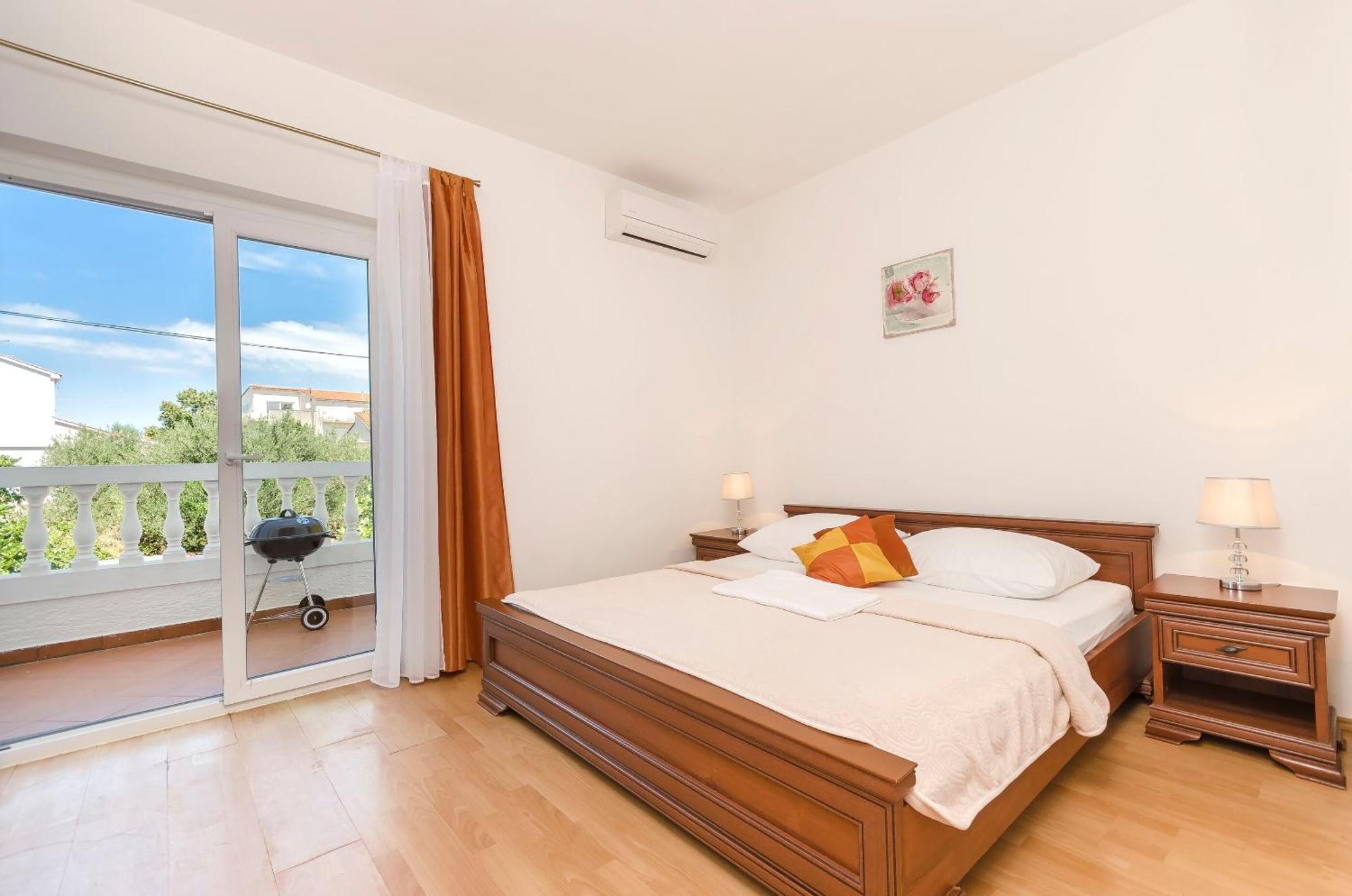 Apartment And Rooms Artina Vodice Exterior photo